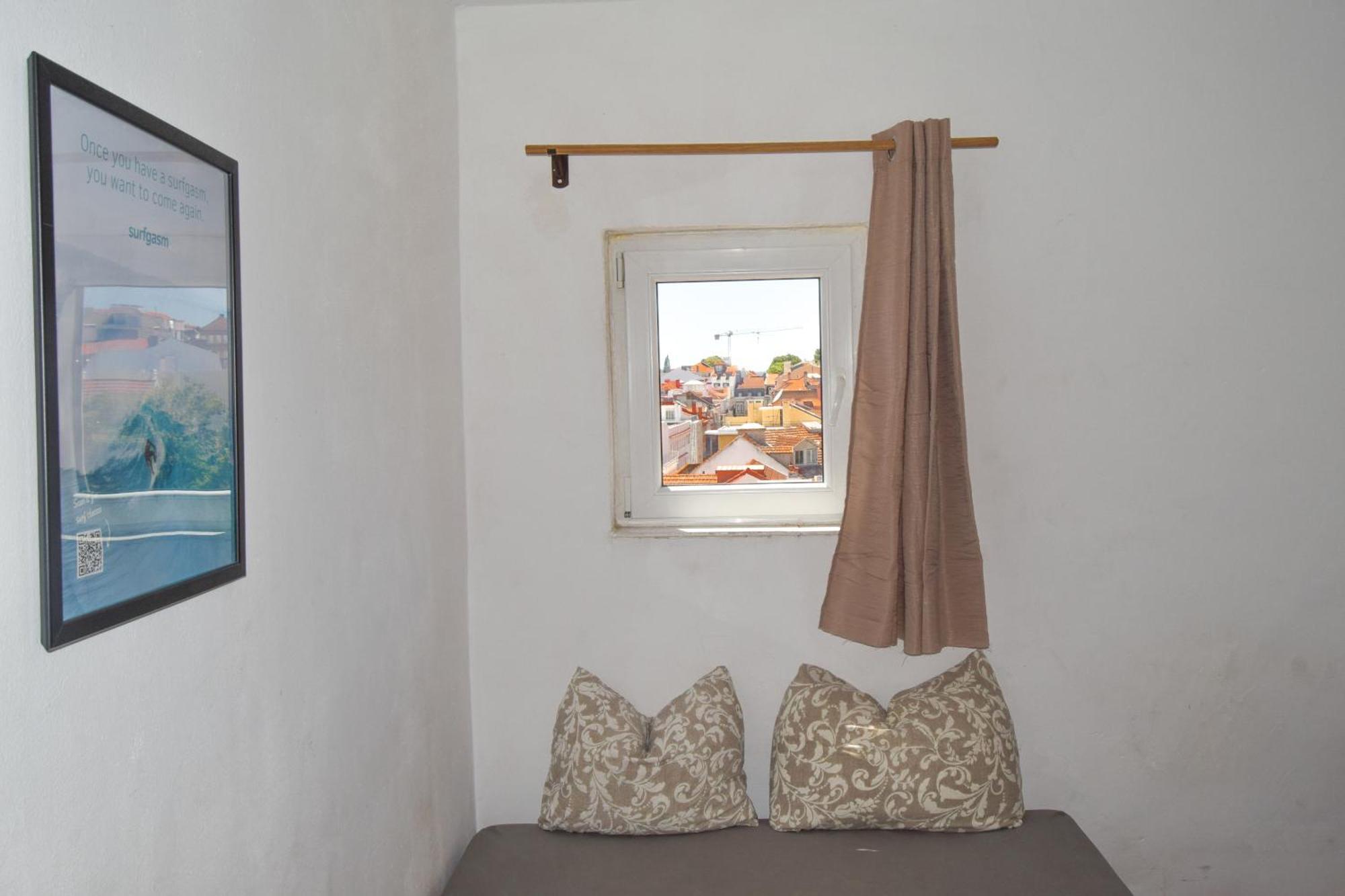Guest house Olympo Shared Flat With Amazing River View Lisbon