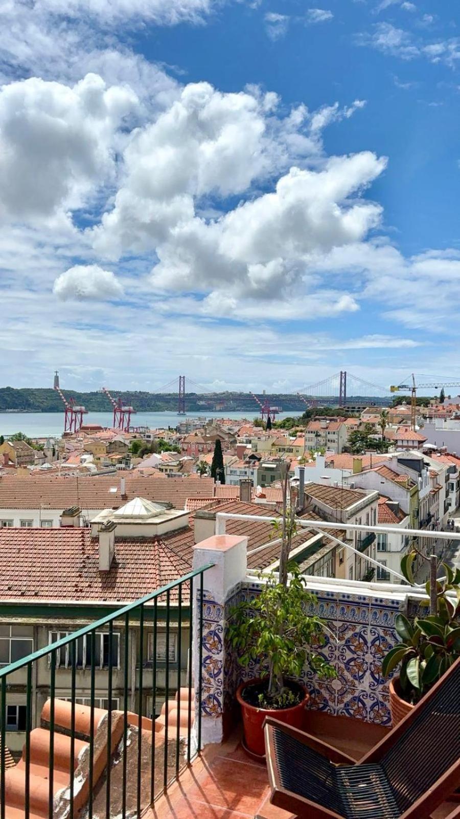 Olympo Shared Flat With Amazing River View Lisbon